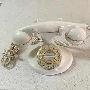 Vintage Microtel Model 964 Retro Style Push Button Tone/Pluse telephone used